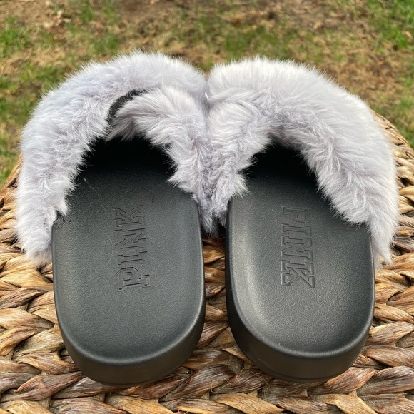 Victoria Secret Pink Retro Gray Fuzzy Furry Limited Edition Slide Sandals - Picture 2 of 5
